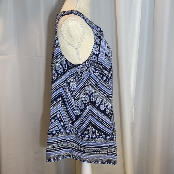 Like new! AB Studio Tank Top - Picture 10 of 10
